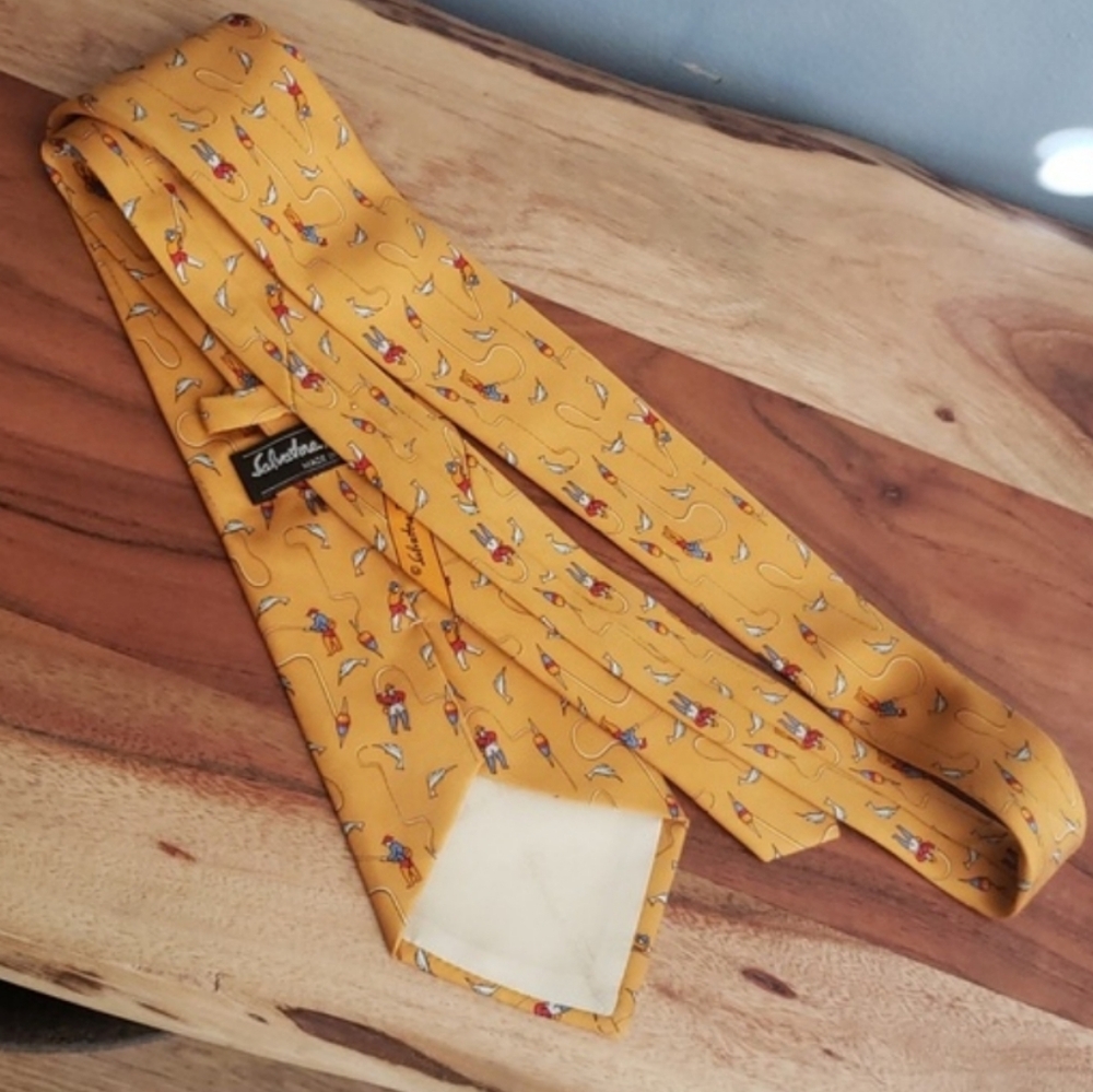 SALVATORE FERRAGAMO  FISHING PRINT GOLD SILK NECK TIE, NWOT